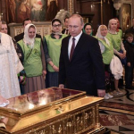 Putin bacia reliquie di San Nicola